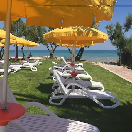 Cozy Holiday In Cologna Spiaggia With Swimming Pool Casa de Férias