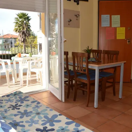 Casa de Férias Cozy Holiday In Cologna Spiaggia With Swimming Pool L'Annunziata