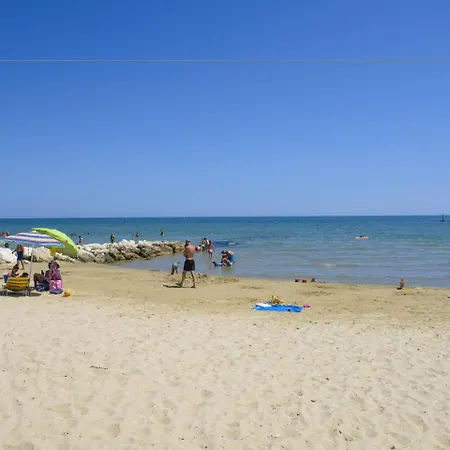 Casa de Férias Cozy Holiday In Cologna Spiaggia With Swimming Pool *